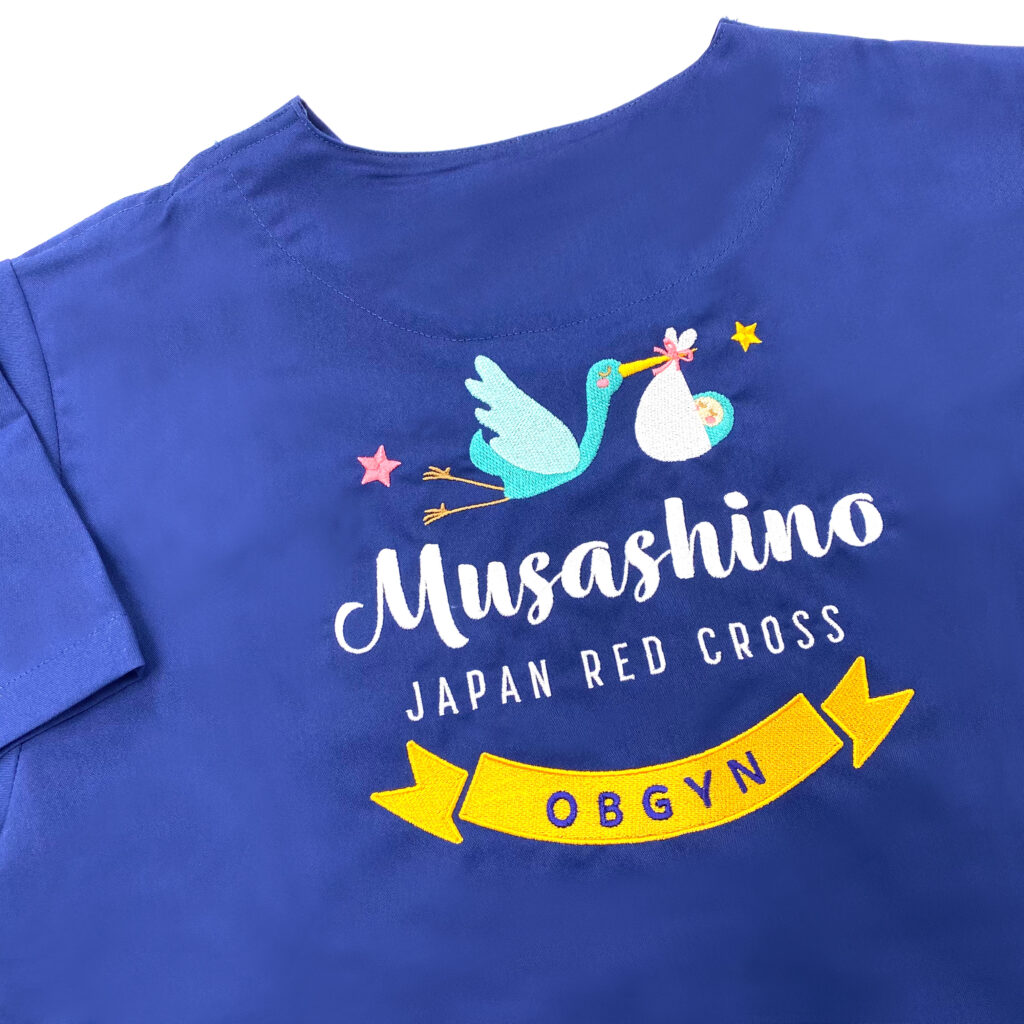 刺繍入りスクラブ