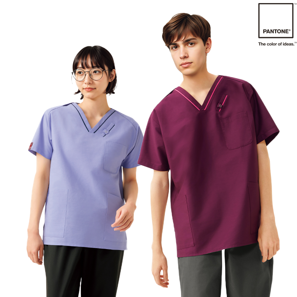 7003SCのスクラブを着ている男女