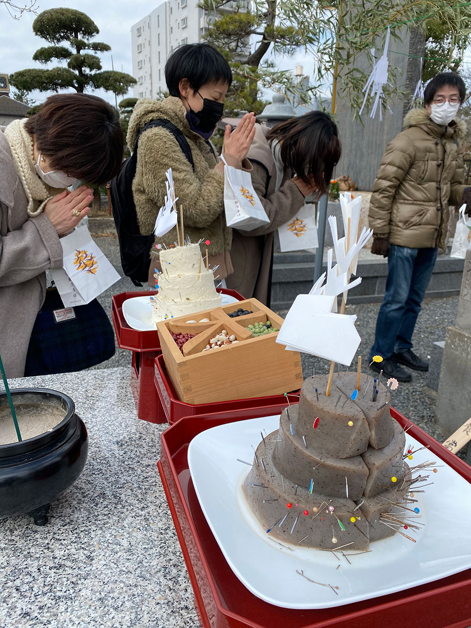 アルファユニ刺繍スタッフ全員で針供養　成就寺にて