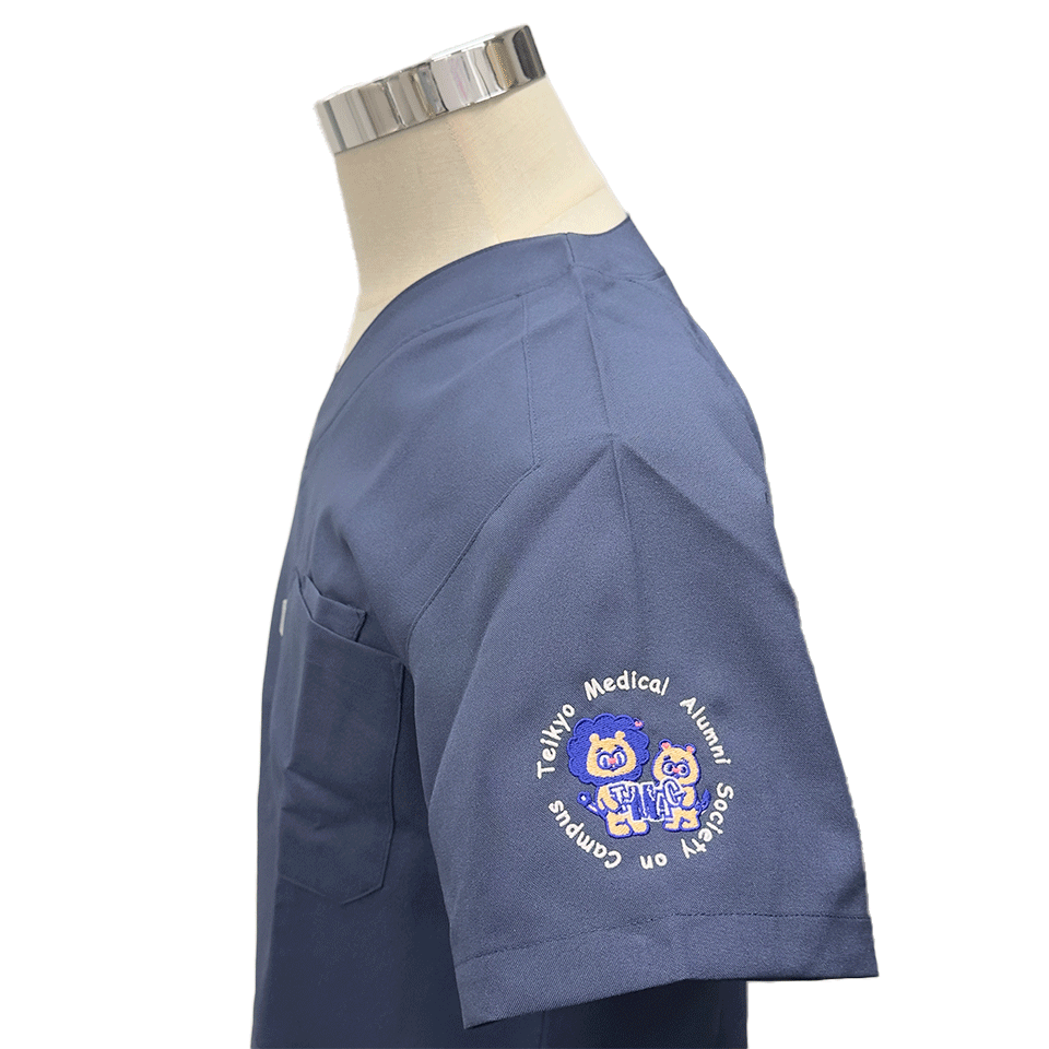 「Teikyo Medical Alumni Society」の文字と「ていおん・ていまる」の刺繍アップ